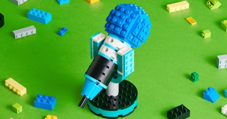 Free LEGO Microphone