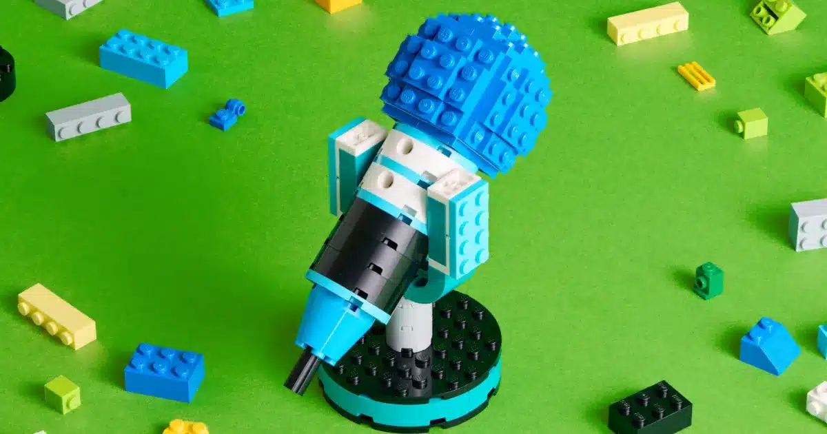 Free LEGO Microphone